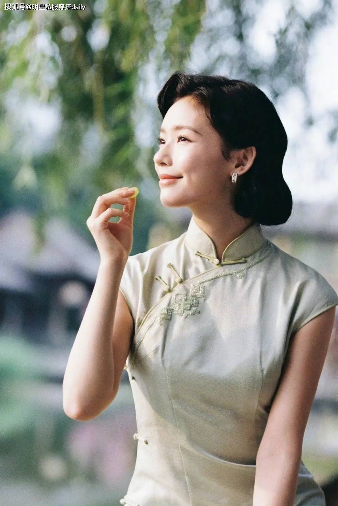 型美到！穿旗袍扎复古盘发美成民国名媛瓦力游戏试玩被林允的“茉莉青提”造(图2)